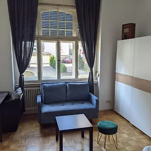  Apartment Wohnen Am Main - Gemütlicher Altbau, Zentral